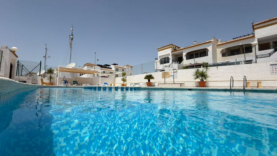 For sale - PRESTIGIOUS 2 BED 1 BATH TOP FLOOR APARTMENT -  - Alicante