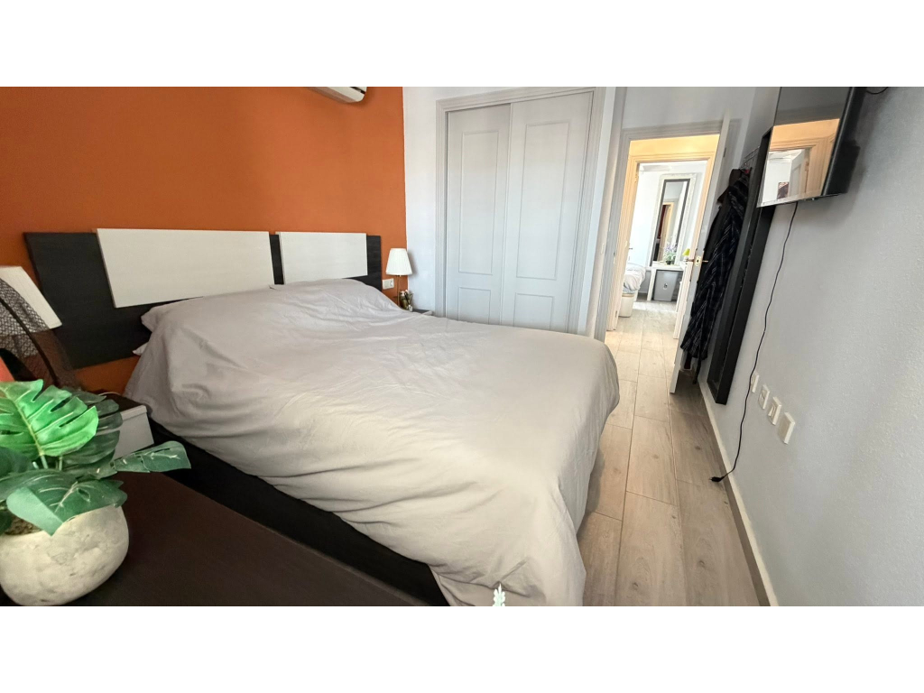 For sale - PRESTIGIOUS 2 BED 1 BATH TOP FLOOR APARTMENT -  - Alicante