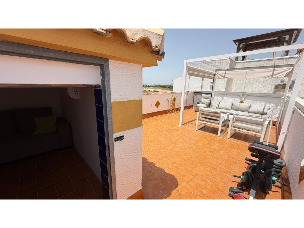 For sale - PRESTIGIOUS 2 BED 1 BATH TOP FLOOR APARTMENT -  - Alicante
