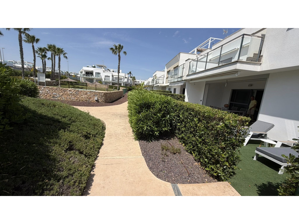 For sale - STUNNING 2 BED 2 BATH GROUND FLOOR APARTMENT -  - Alicante