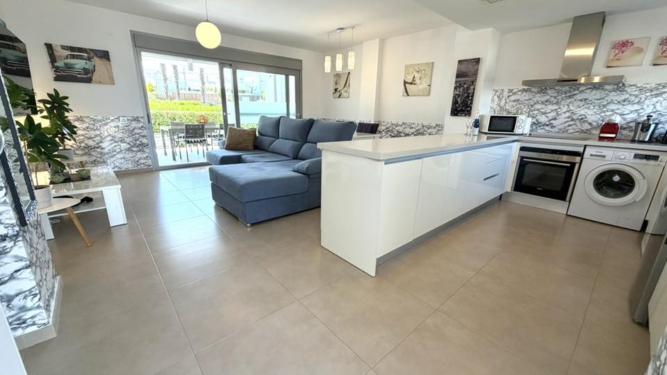 For sale - STUNNING 2 BED 2 BATH GROUND FLOOR APARTMENT -  - Alicante