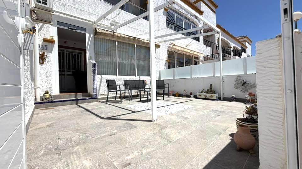 For sale - GROUND FLOOR 2 BED 1 BATH APARTMENT -  - Alicante