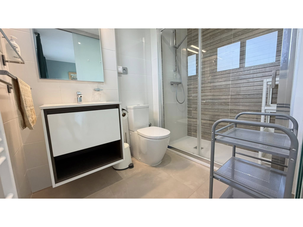 For sale - CHARMING 2 BED 2 BATH GROUND FLOOR APARTMENT -  - Alicante