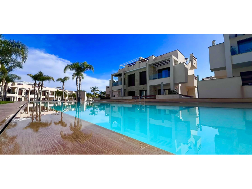 For sale - Luxury Ground Floor 2 Bedroom, 2 Bathroom apartment in Los Balcones de Amay -  - Alicante