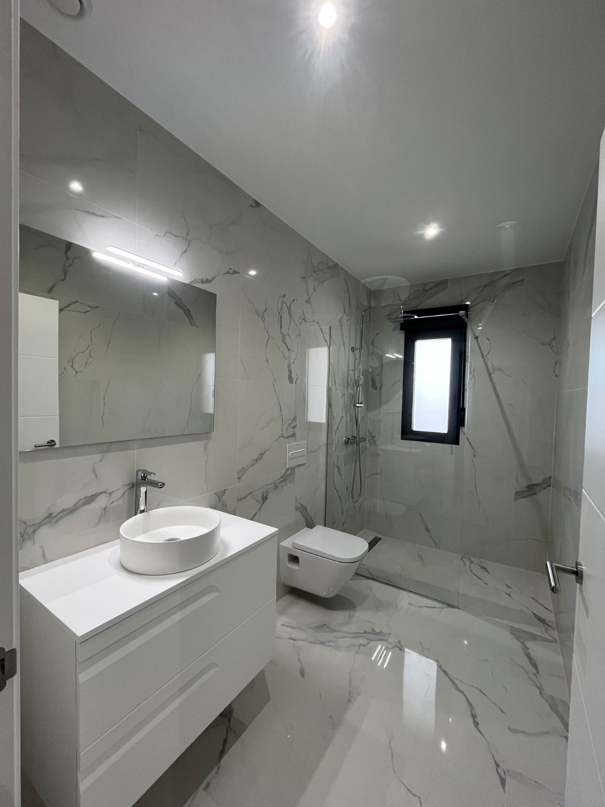 For sale - 3 Bedroom 2 Bathroom  in la Romana - la Romana - Alicante