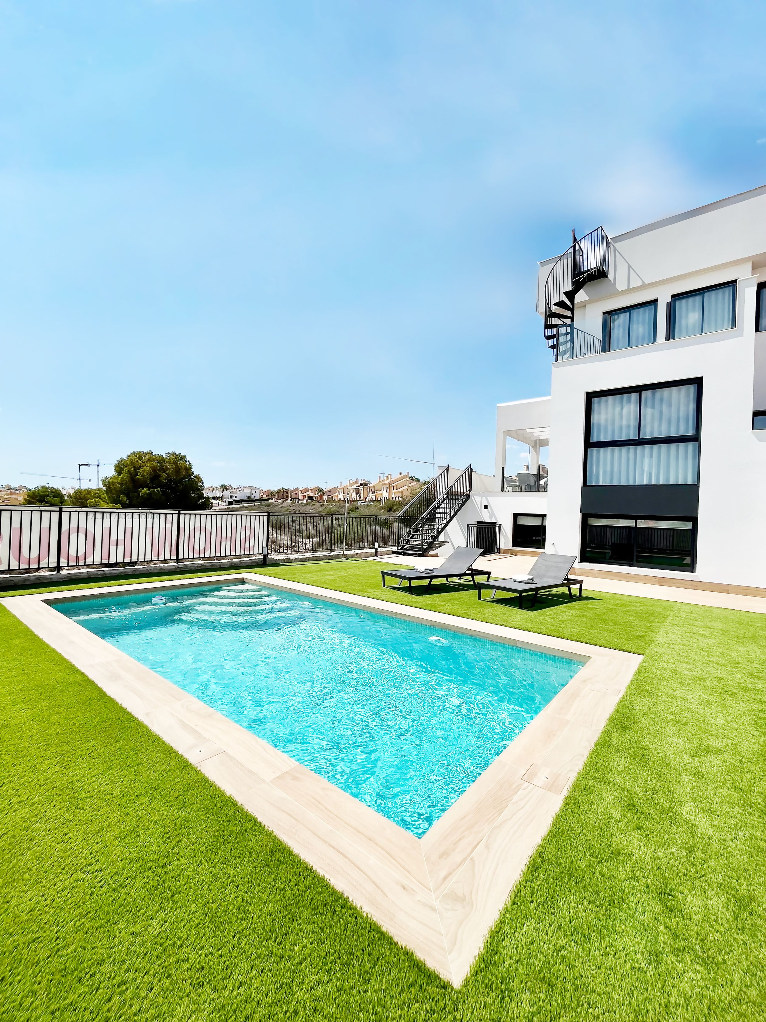 For sale - 3 Bedroom 2 Bathroom semi-detached in La Finca Golf - La Finca Golf  - Alicante