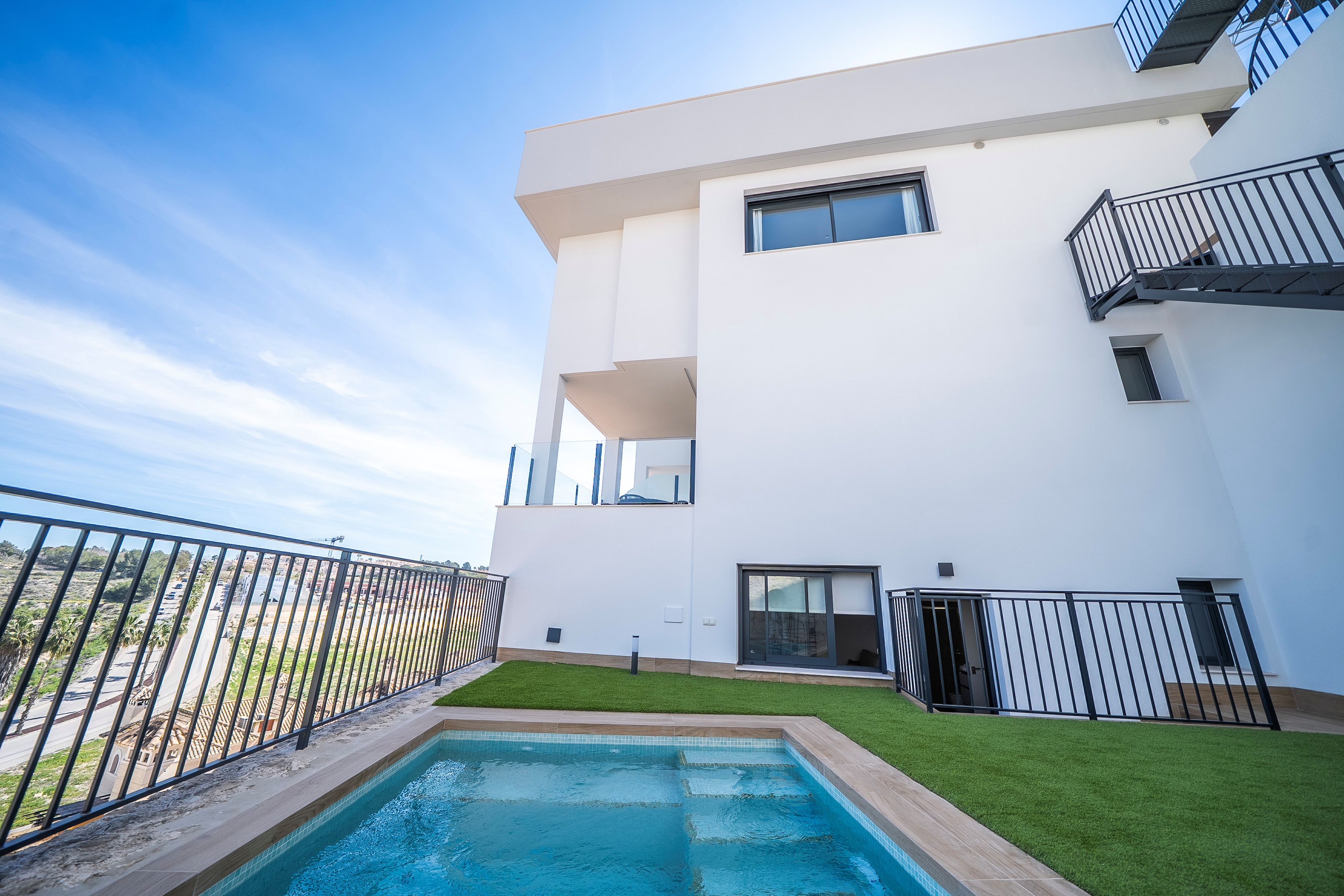 For sale - 3 Bedroom 2 Bathroom semi-detached in La Finca Golf - La Finca Golf  - Alicante